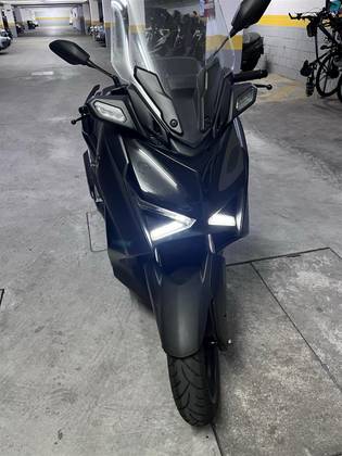 YAMAHA XMAX 250 CONNECTED ABS YAMAHA XMAX 250 CONNECTED ABS